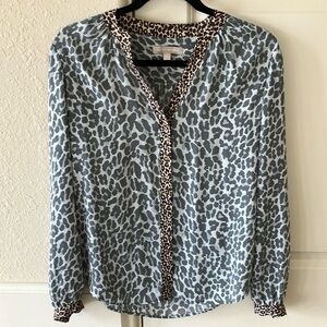 🩶🤍Banana Republic Animal Print Top🤍🩶